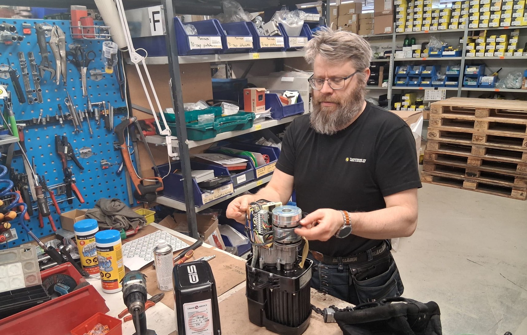 Laki velvoittaa tarkastamaan nostimet vuosittain – huolto tuo myös säästöjä